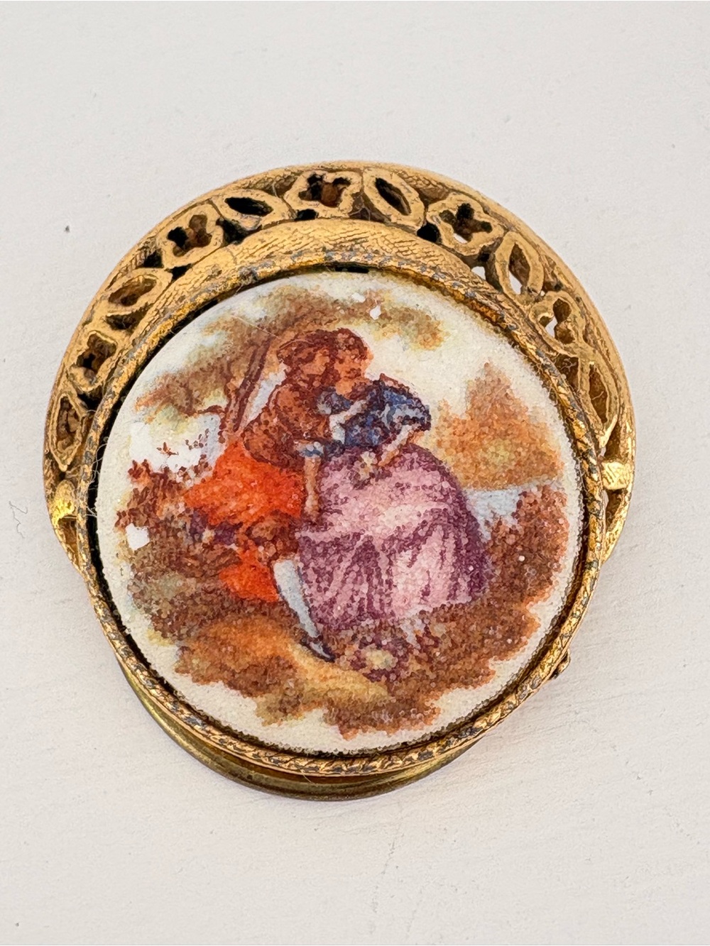 Vintage Romantic Couple Scarf Clip Gold Tone Cameo Filigree